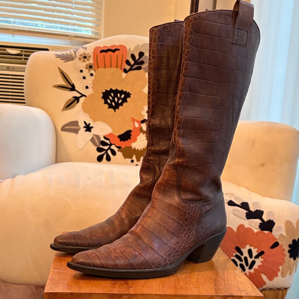 VANELi Croc Embossed Leather Knee High Boots Snip Toe Brown 9N Like New